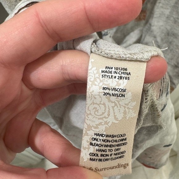 Soft Surroundings Gray Artistic Print Song Dynasty Button Down - Picture 5 of 6